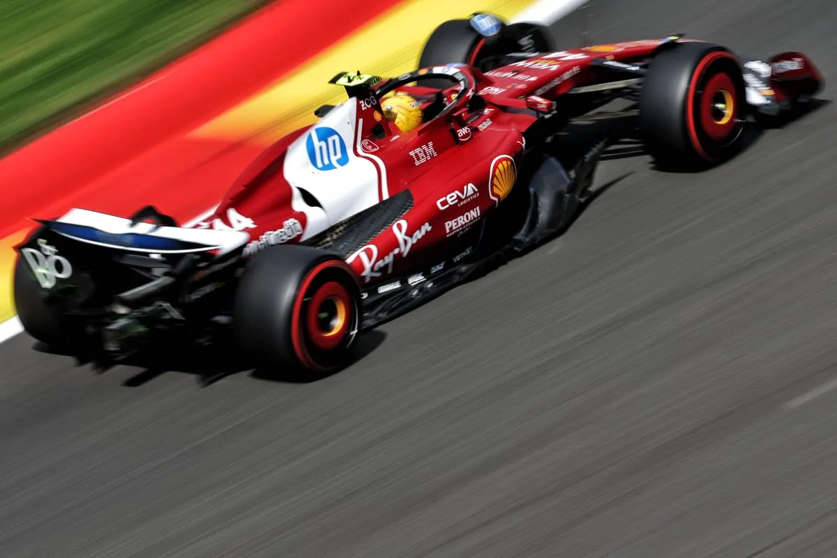 Hamilton salahkan komponen baru atas dua kecelakaan Ferrari
