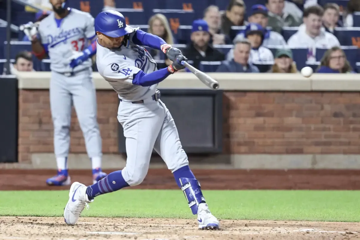 Dave Roberts Ungkap Alasan Mookie Betts Absen dari Susunan Pemain Jumat Lawan Yankees