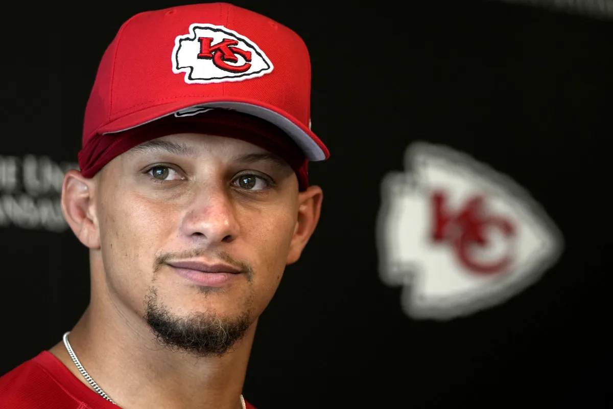 Keluarga Patrick Mahomes Meminta Doa pada Hari Senin